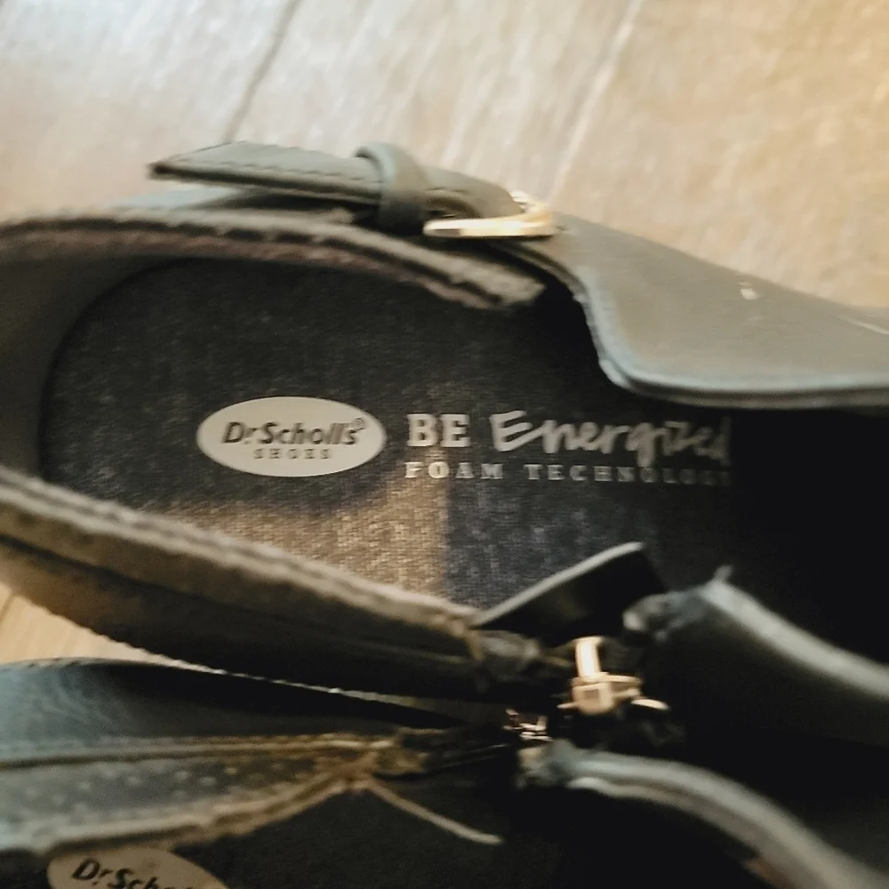 Dr. Scholl's Honor Wedge Size 8.5